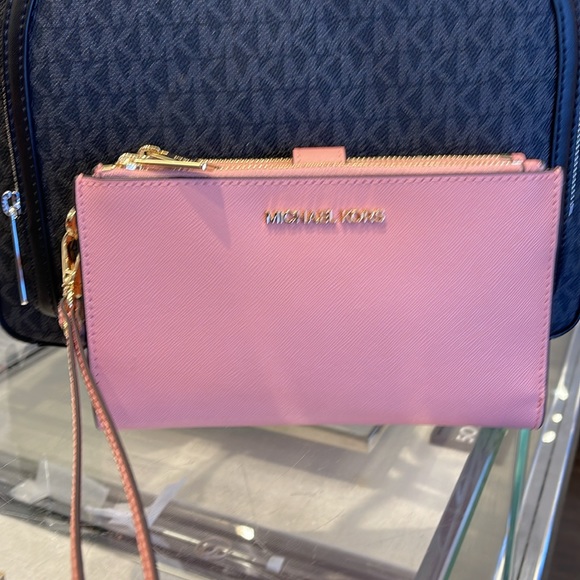 MICHAEL KORS LARGE DOUBLE ZIP WRISTLET WALLET PHONE CASE CLUTCH 
Primrose NWT - Picture 14 of 16